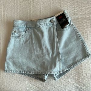levi’s NWT skort